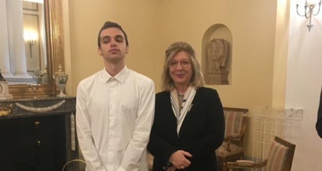 qsymmetohi_se_timitiki_ekdilosi_sto_proedriko_megaro qsymmetohi_se_timitiki_ekdilosi_sto_proedriko_megaro