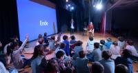 Η Πρέσβης της Αυστρίας διαβάζει στα παιδιά