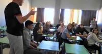 Τρεις λέξεις αναζητούν συγγραφείς